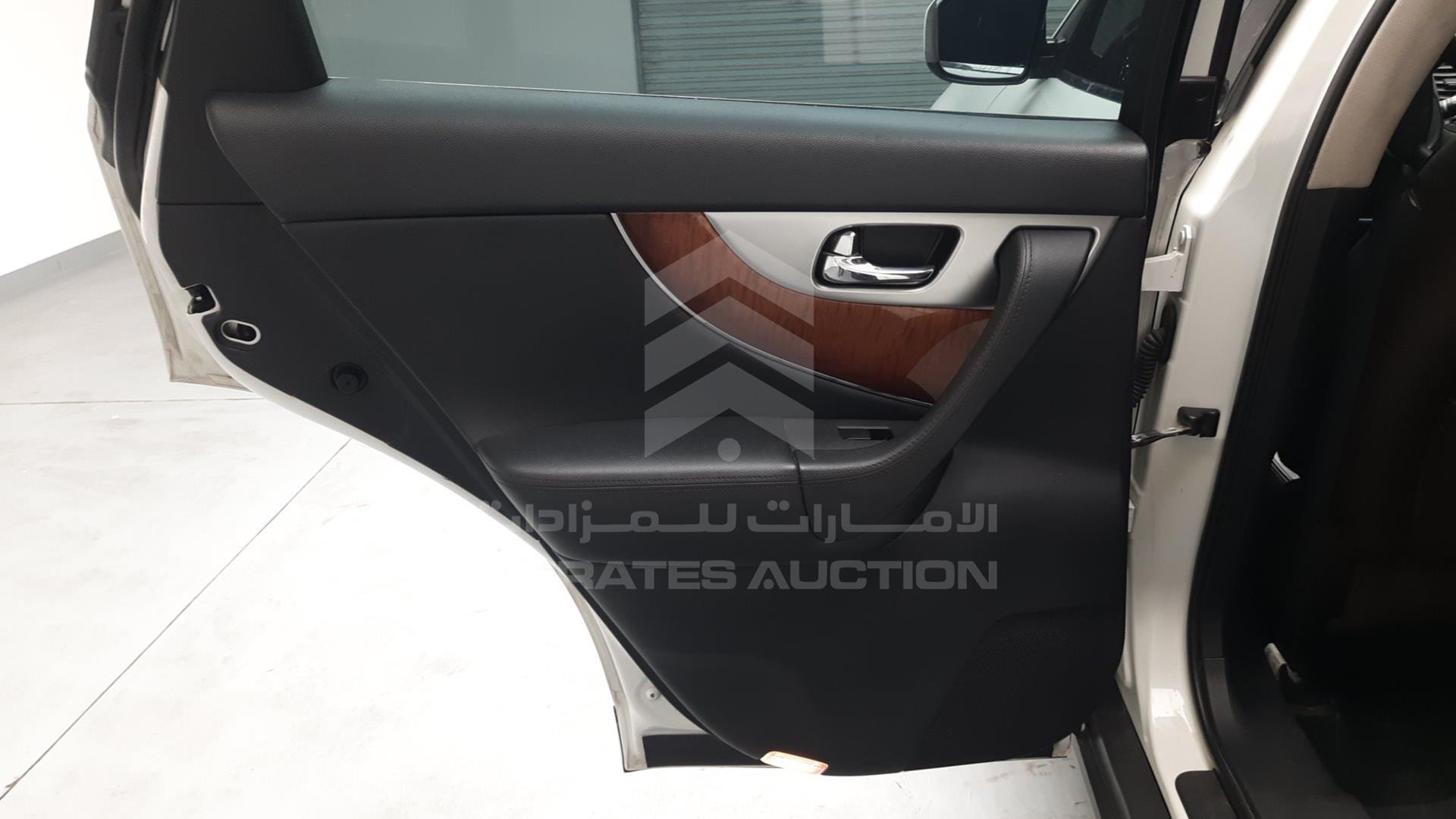 2016 INFINITI QX 70 VIN: JNRCSIMWXGM660013