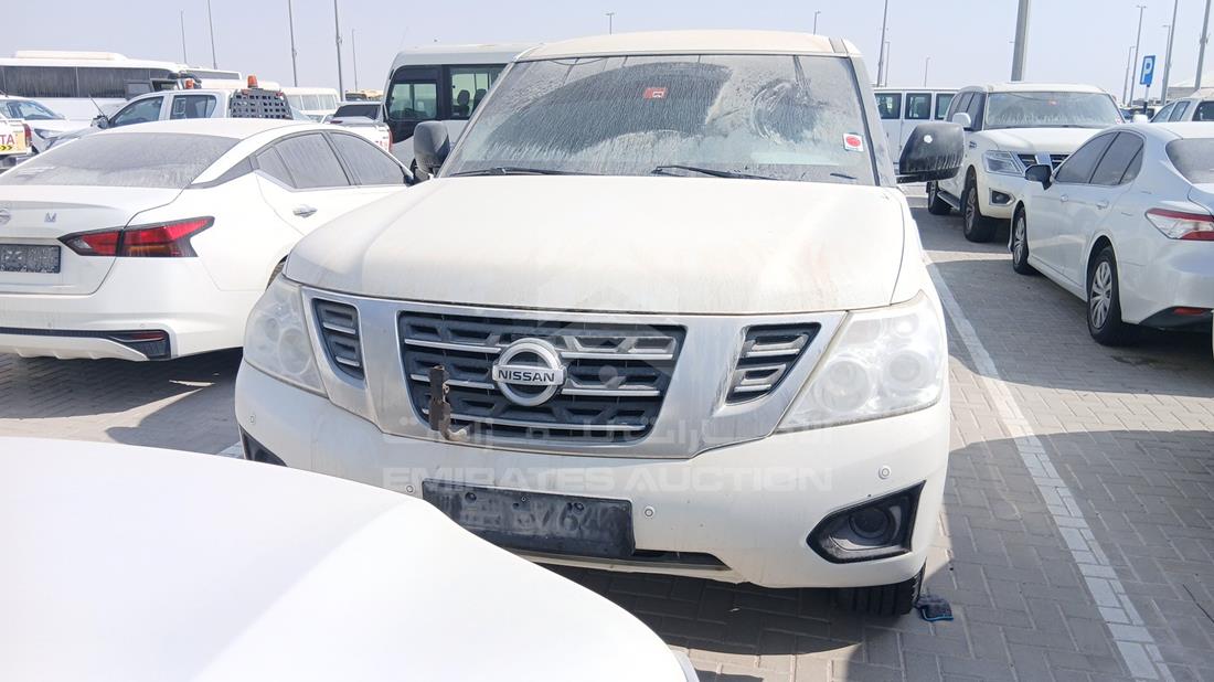 نيسان باترول 2019 — الزاوية الأمامية بالكامل — صورة 1