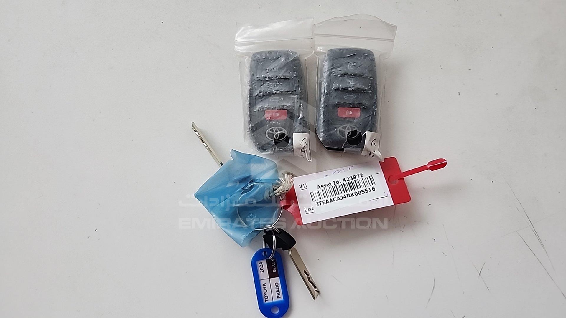 2024 TOYOTA PRADO VIN: JTEAACAJ4RK005516