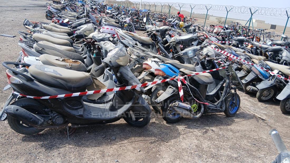 20 Scooter - Scrap without document — Rear Right Angle — Photo 9