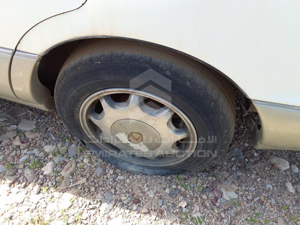 Lexus LS400 1993 JT8UF11E7P0147909 Image 3