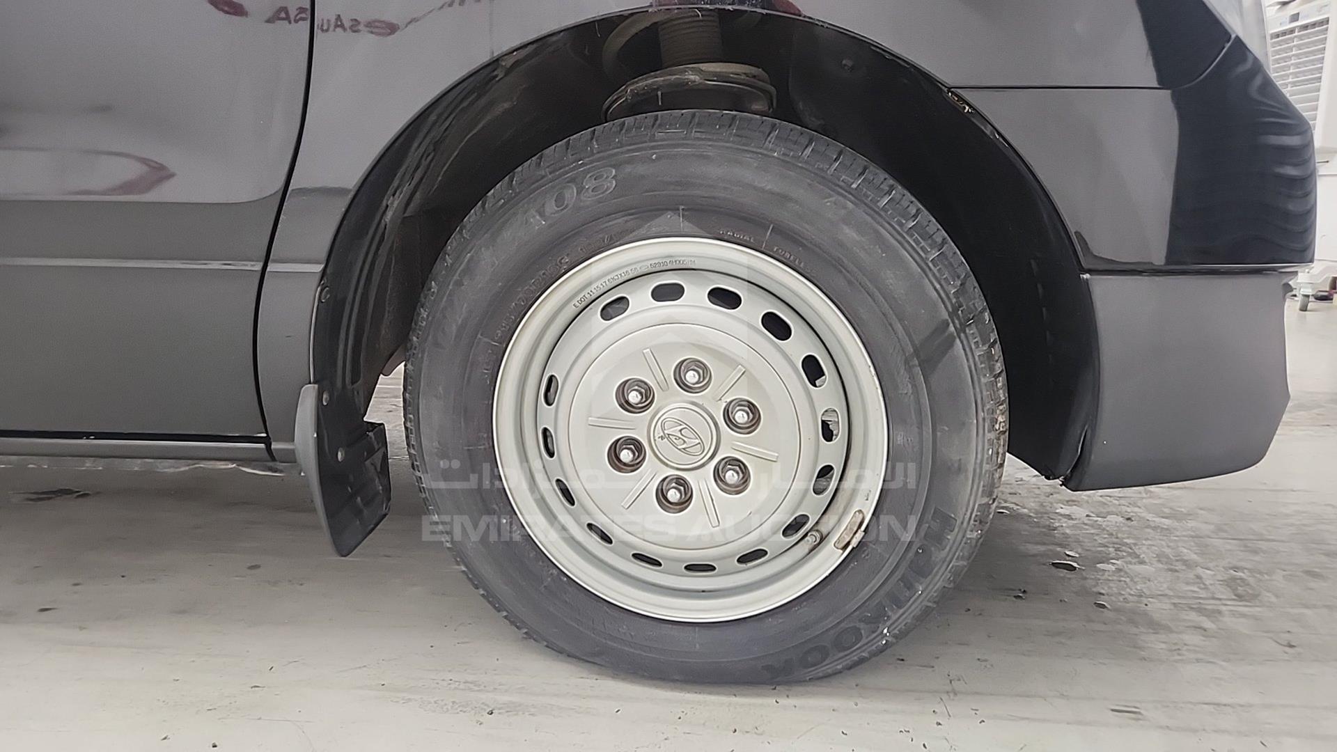 2018 HYUNDAI H1 VIN: KMJWA37R7JU974303