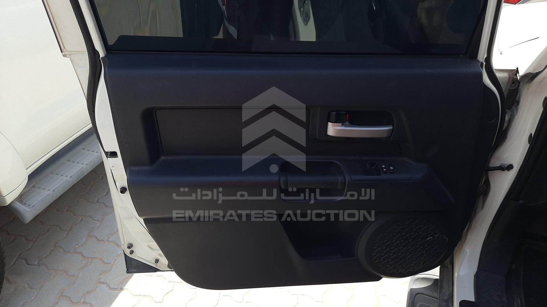2013 TOYOTA FJ CRUISER VIN: JTEBU11FXDK171639