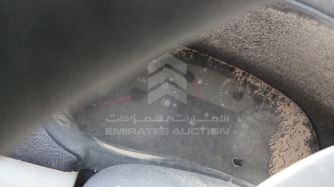 2005 Renault Clio — Speedometer & RPM Gauges — Photo 13