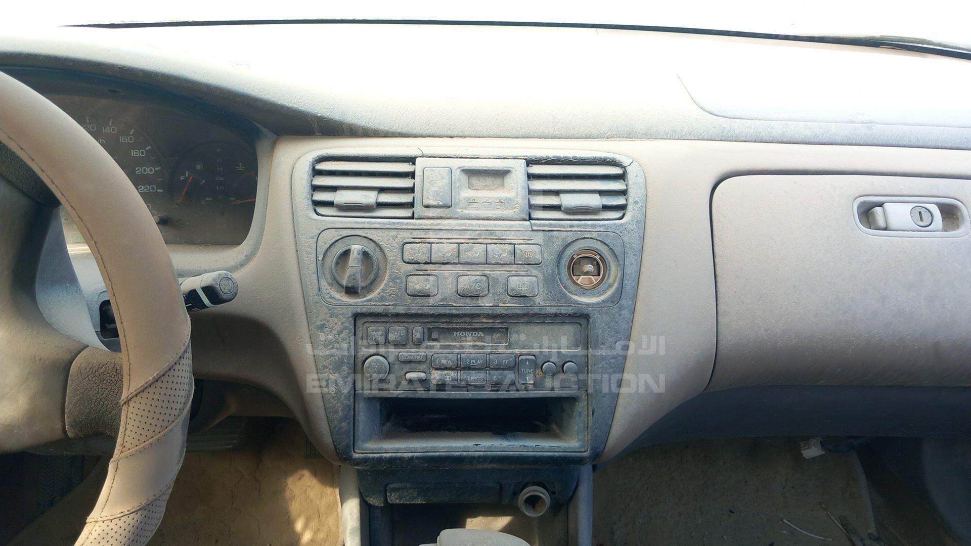 2002 HONDA ACCORD VIN: JHMCF86302C402600