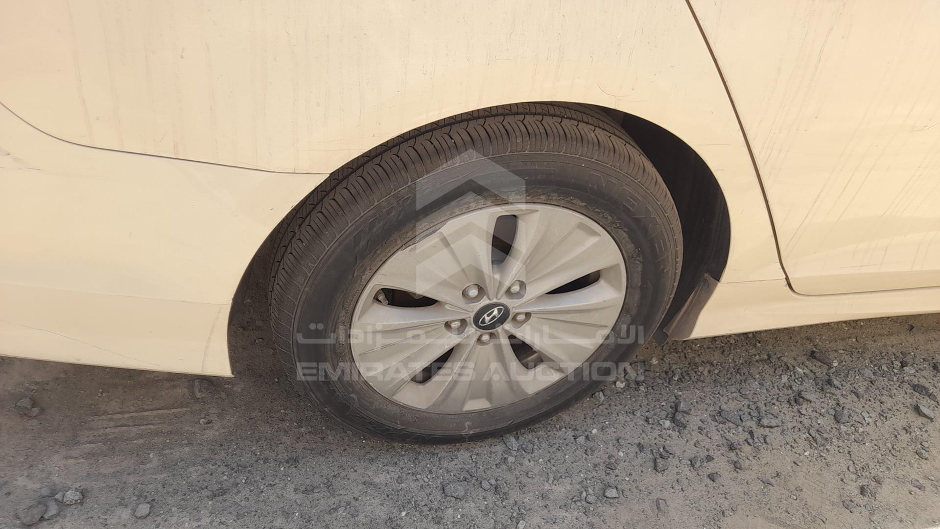 2019 HYUNDAI SONATA VIN: KMHE24133KA093007