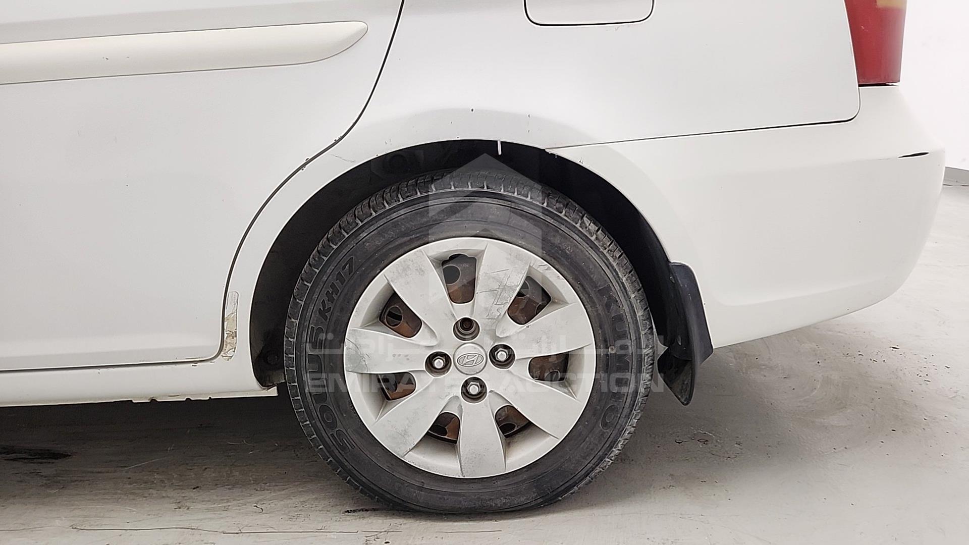 2011 HYUNDAI ACCENT VIN: KMHCM41C1BU530891