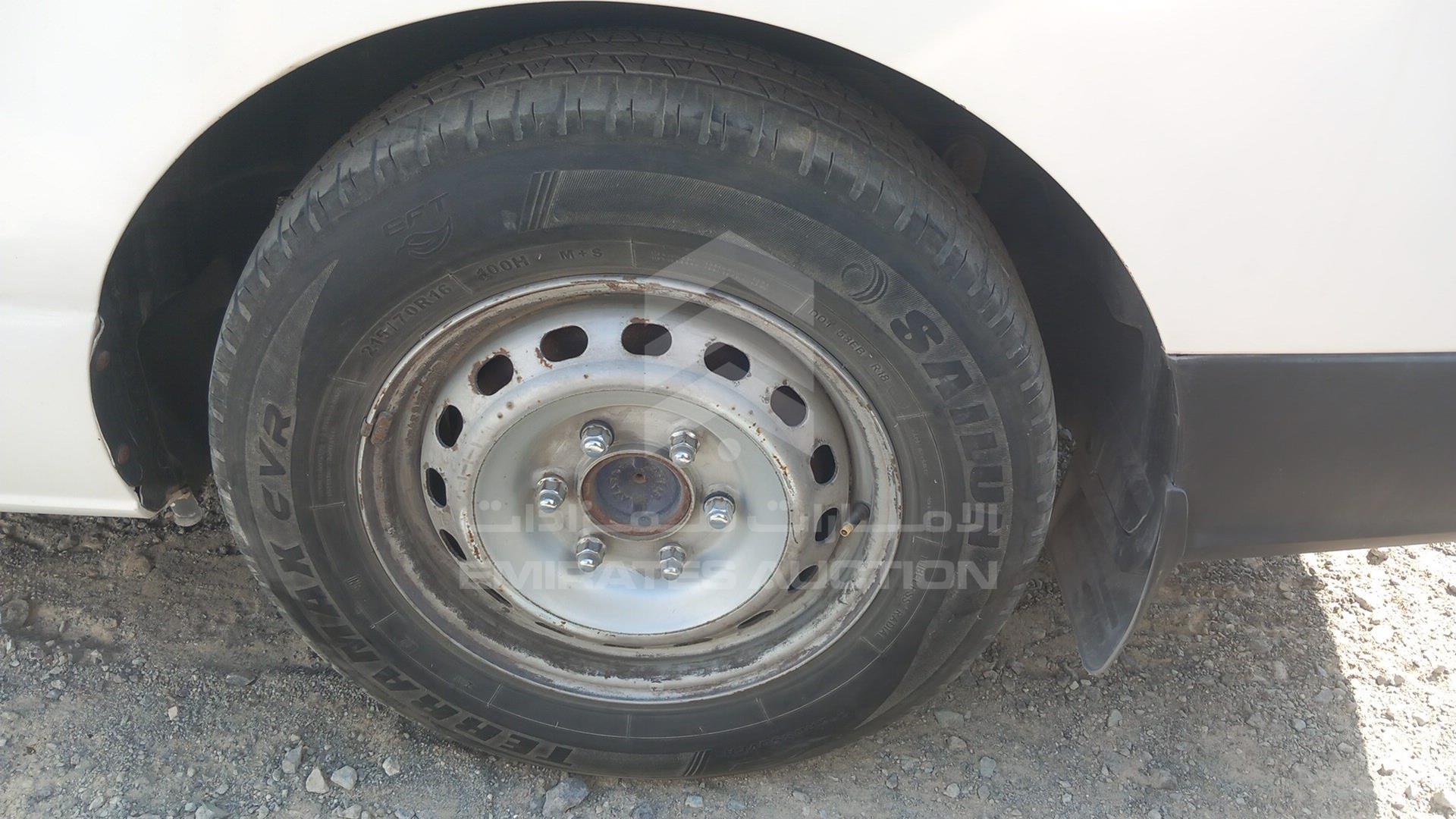 2015 HYUNDAI H1 VIN: KMHWG81R3FU643795