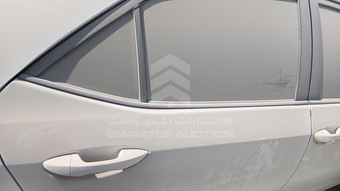 2015 Toyota Corolla - Scrap without document — Rear Right Door — Photo 12