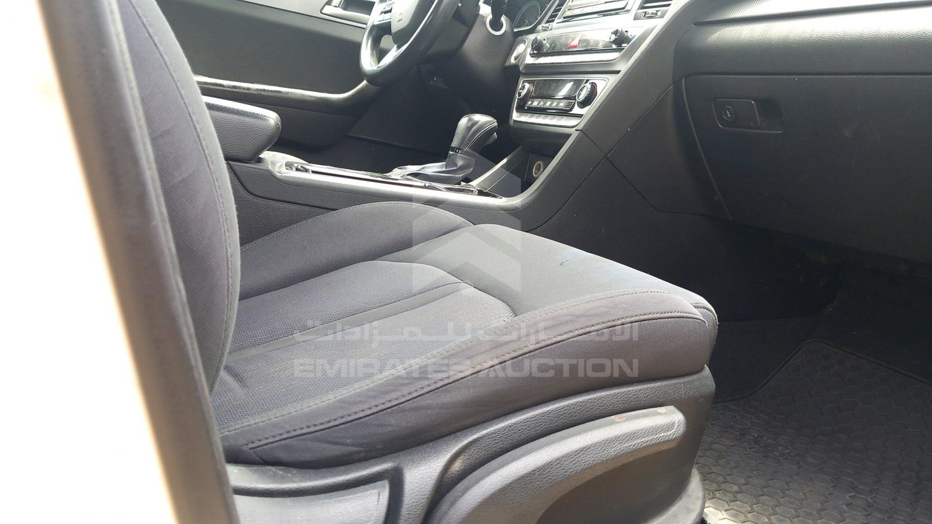 2019 HYUNDAI SONATA VIN: KMHE24131KA093040