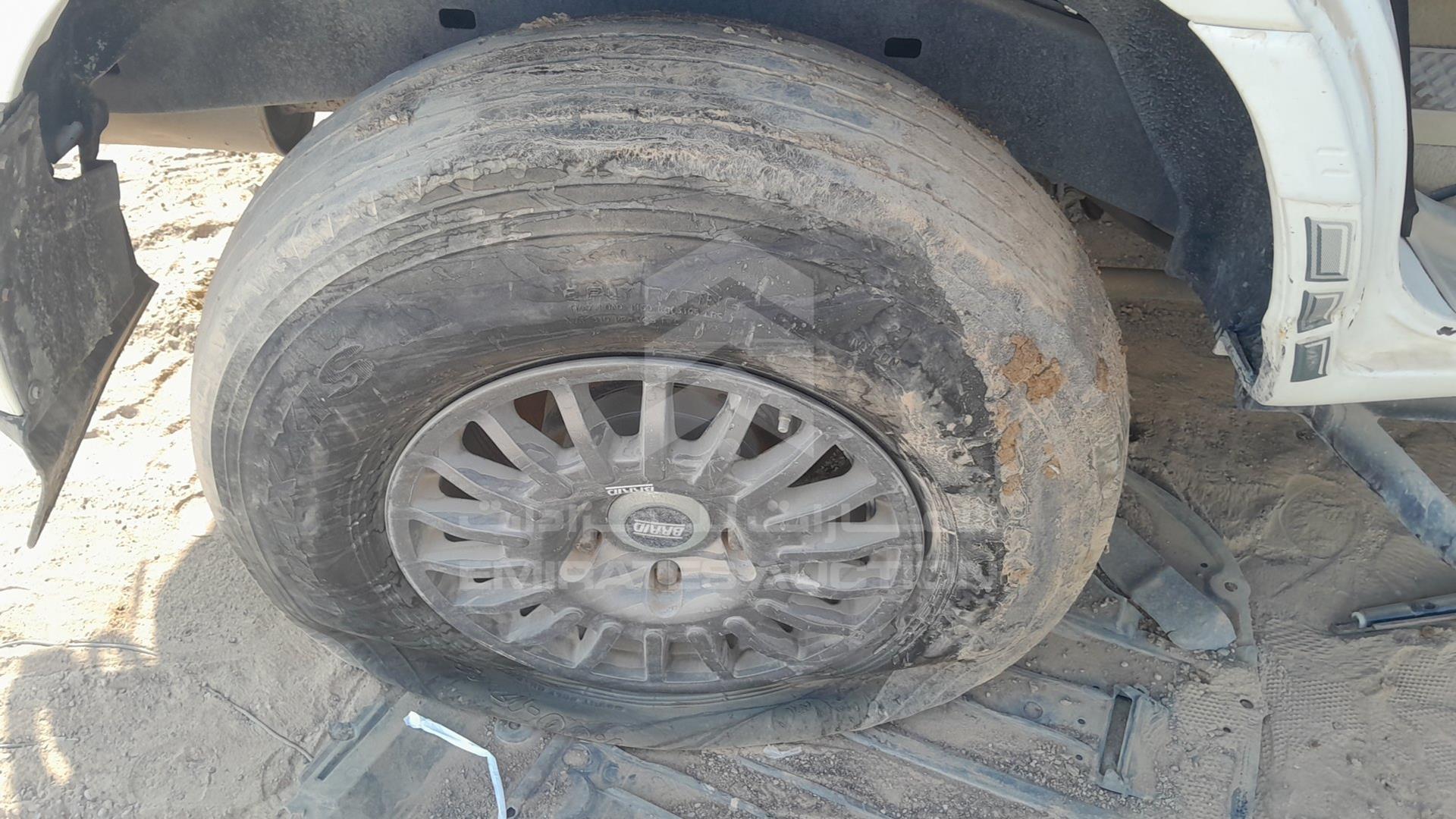 2007 TOYOTA LAND CRUISER VIN: JTEHT05J572106823