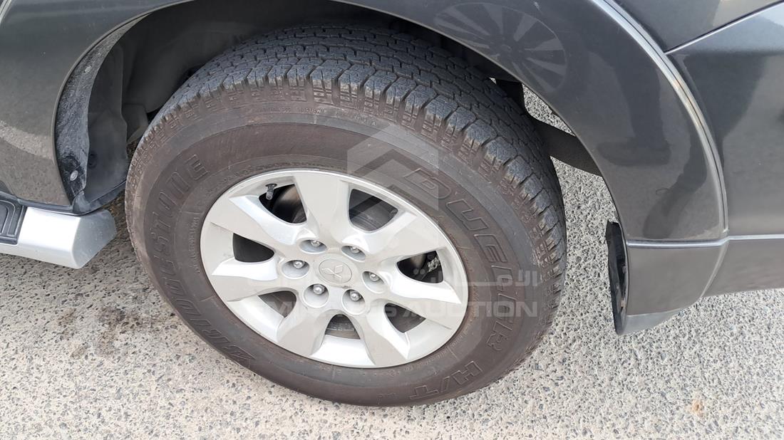 2017 Mitsubishi Pajero — Rear Left Tyre — Photo 33