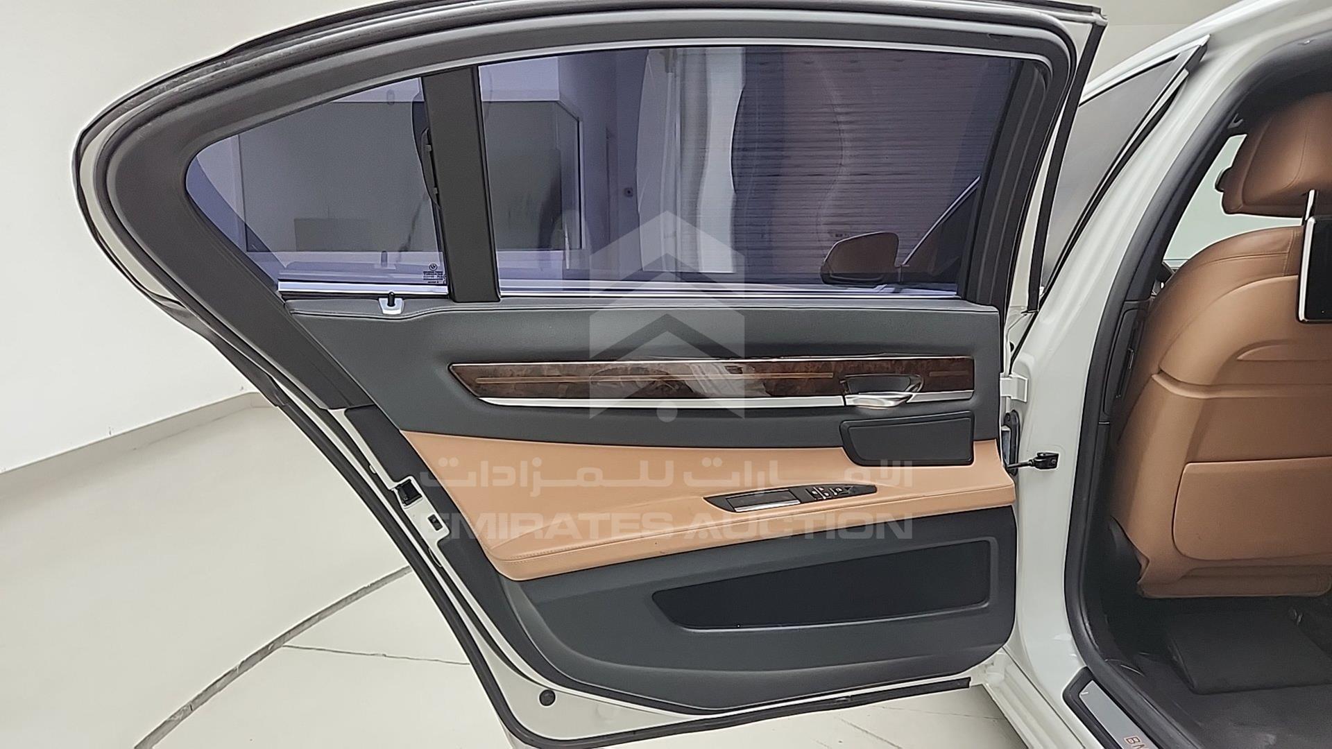 2013 BMW 750LI VIN: WBAYE8105DDD87712