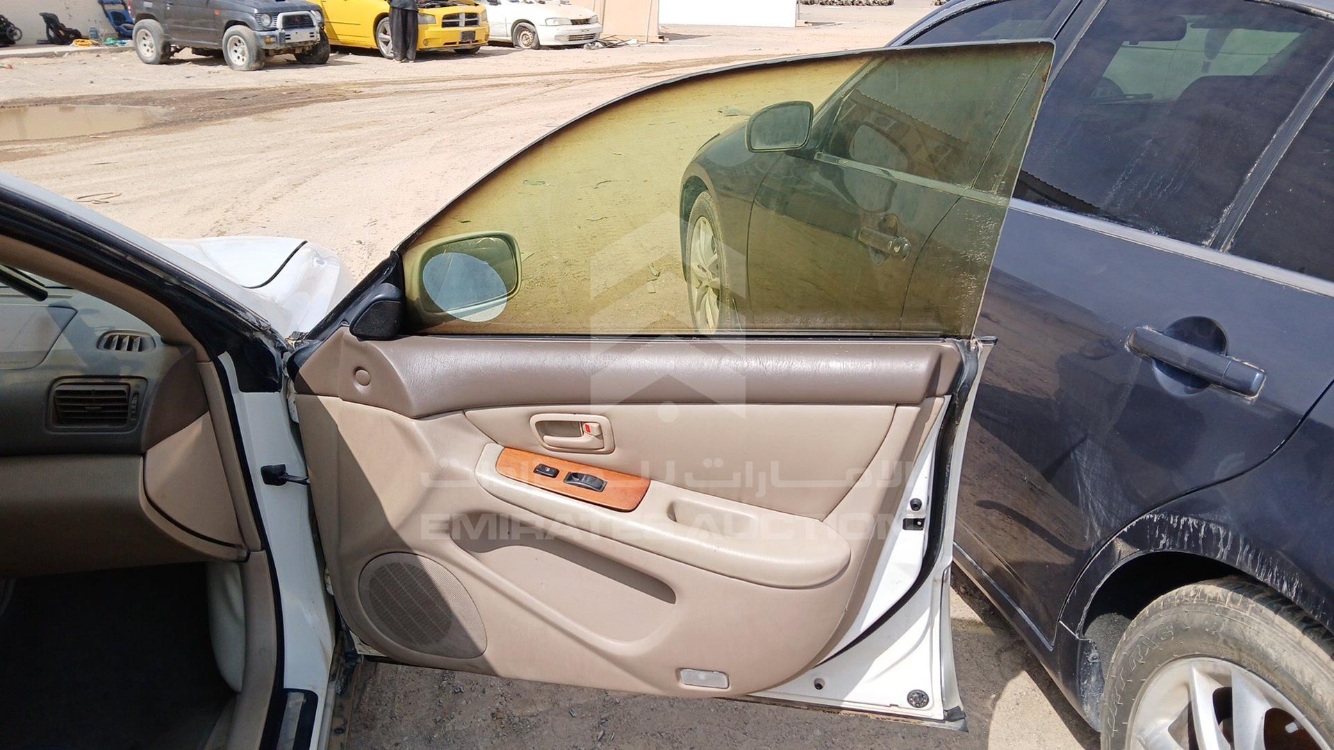 2000 LEXUS ES 300 VIN: JT8BF28GXY0264972