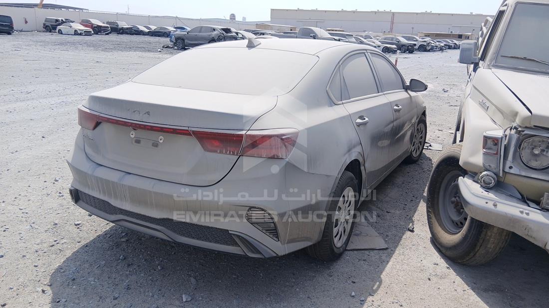كيا سيراتو 2023 — الزاوية الخلفية اليمنى — صورة 8