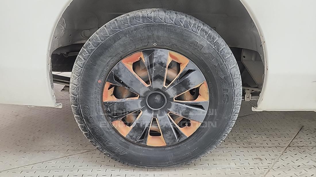 2014 Nissan Urvan — Rear Right Tyre — Photo 25