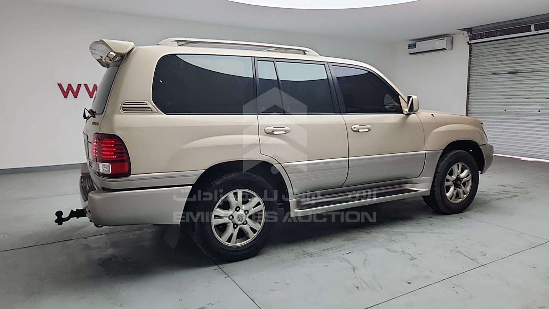 2001 LEXUS LX 470 VIN: JTJHT00W513503311