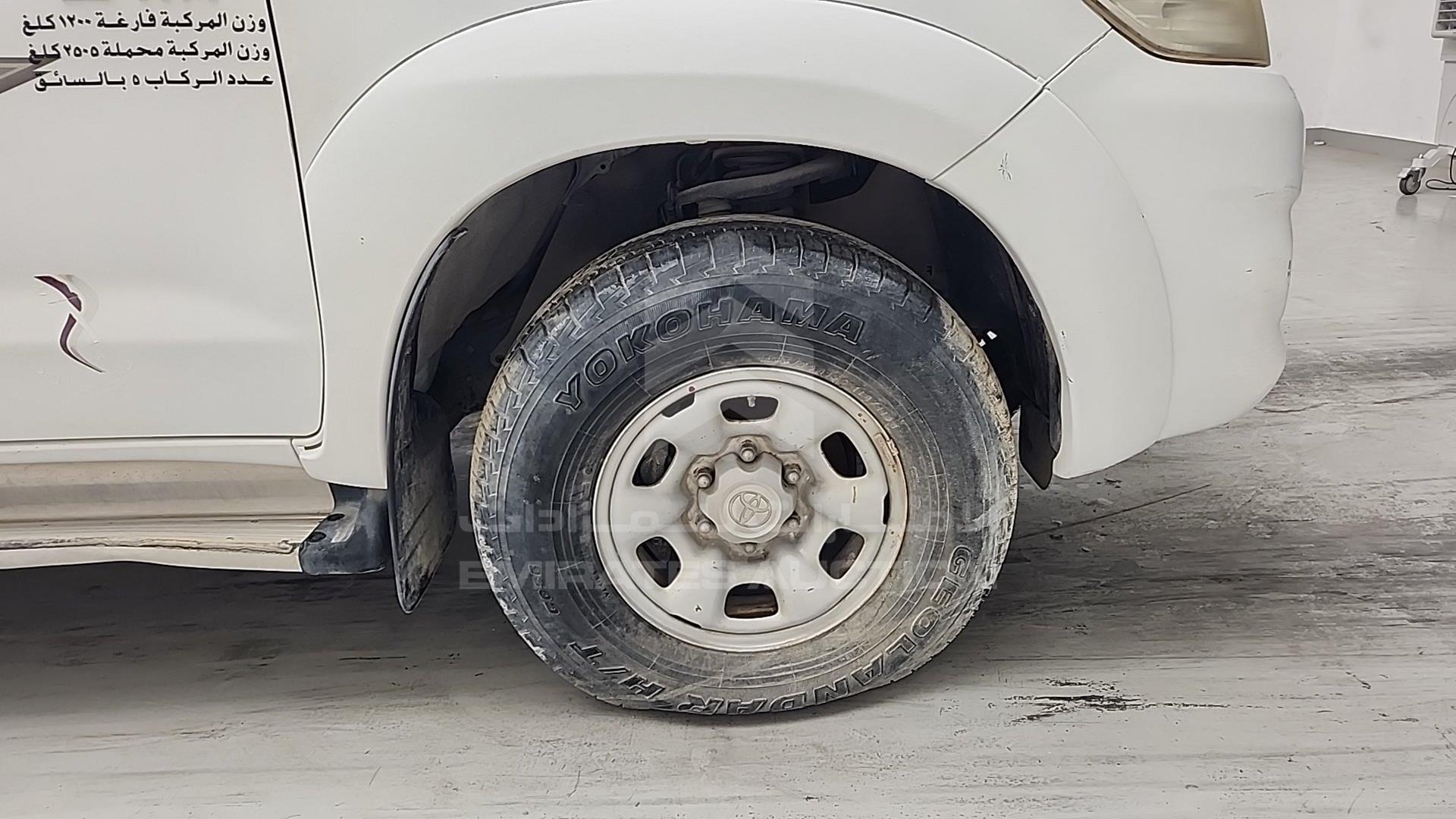 2013 TOYOTA HILUX VIN: MR0FX22GXD1386150