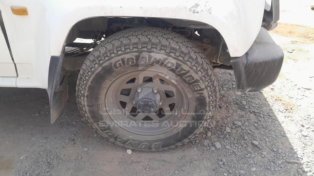 2001 Daihatsu Rocky — Front Right Tyre — Photo 26
