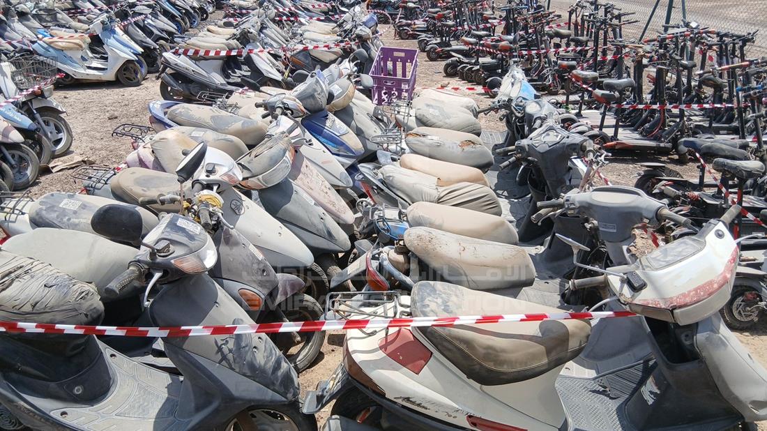 20 Scooter - Scrap without document — Front Right Passenger Seat View — Photo 14