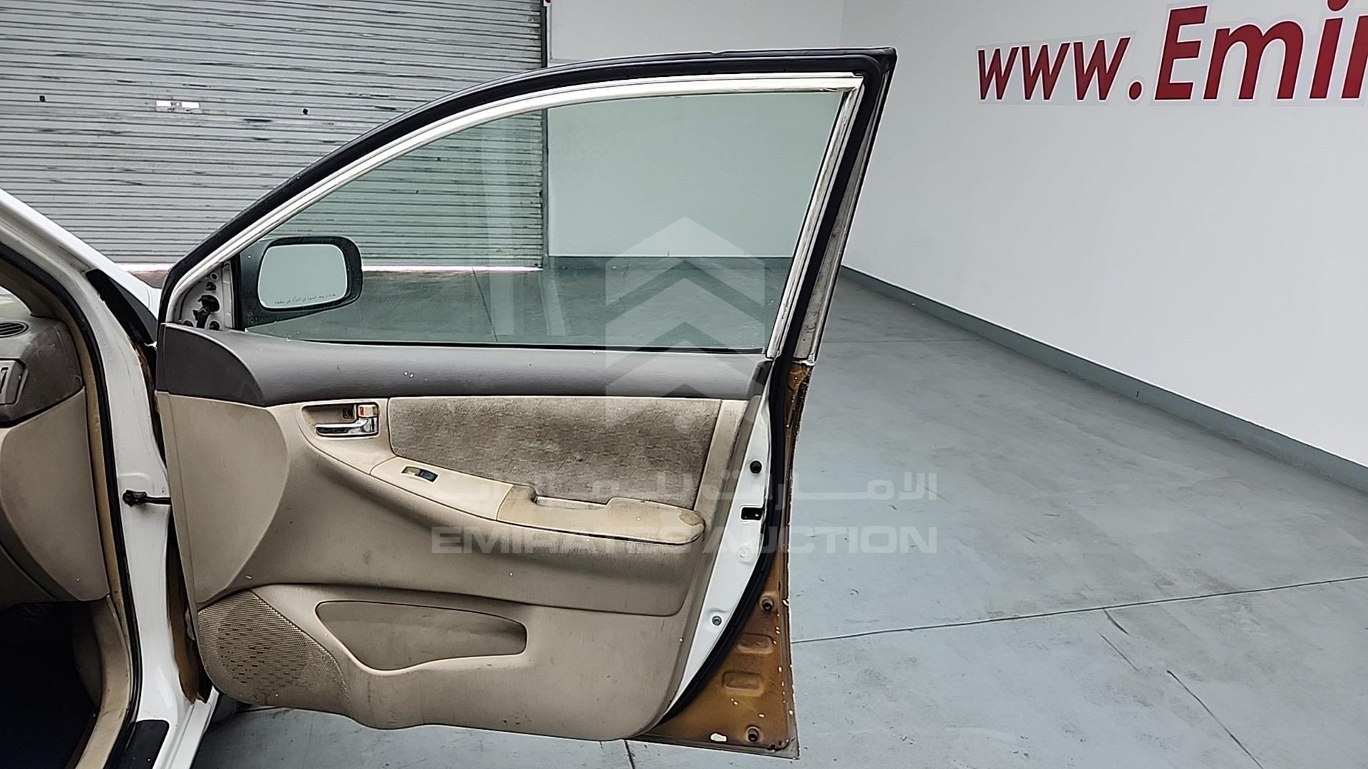 2004 TOYOTA COROLLA VIN: JTDBW23E743032751