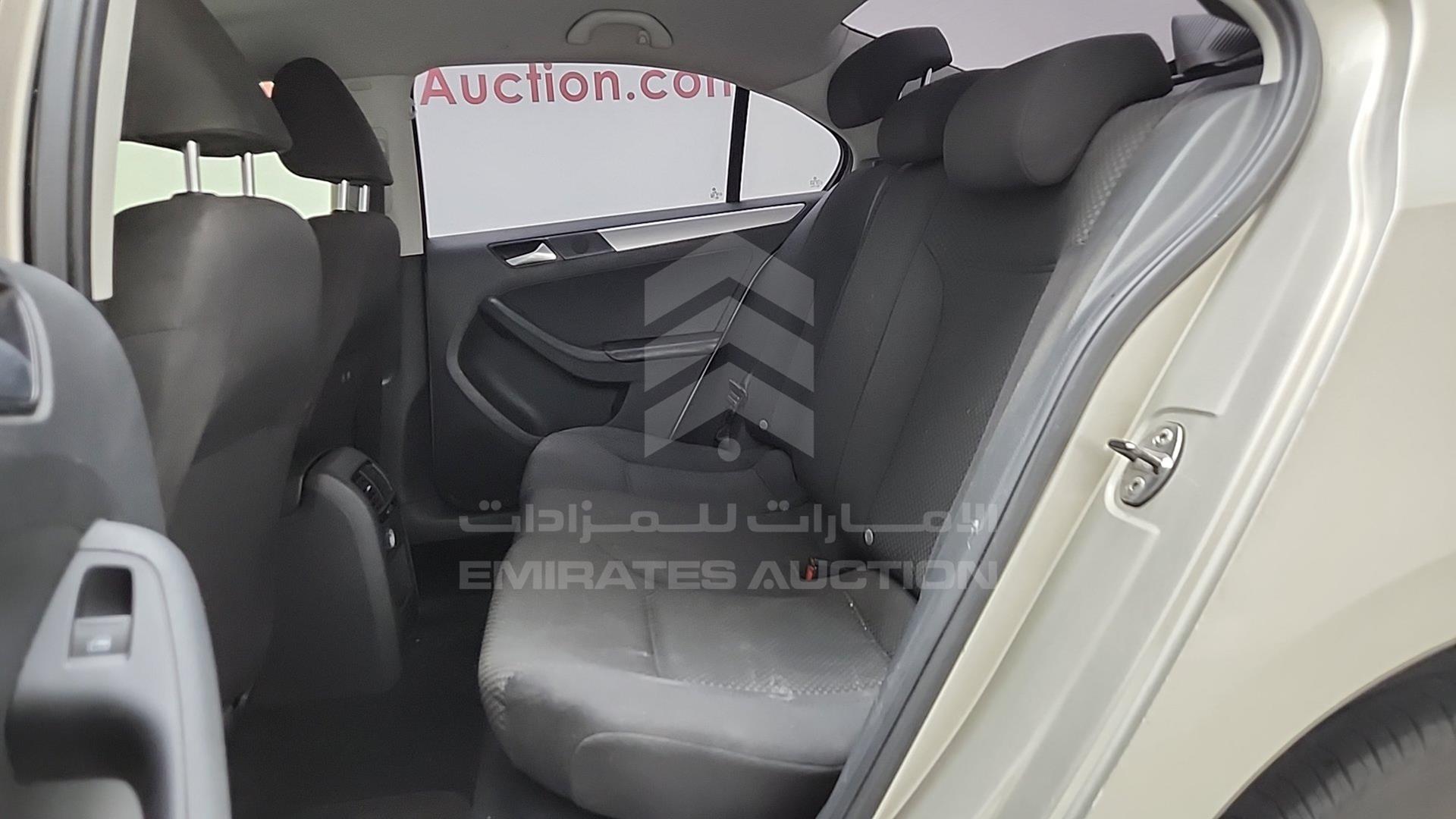 2014 VOLKSWAGEN JETTA VIN: WVWRV1AJ4EM215497