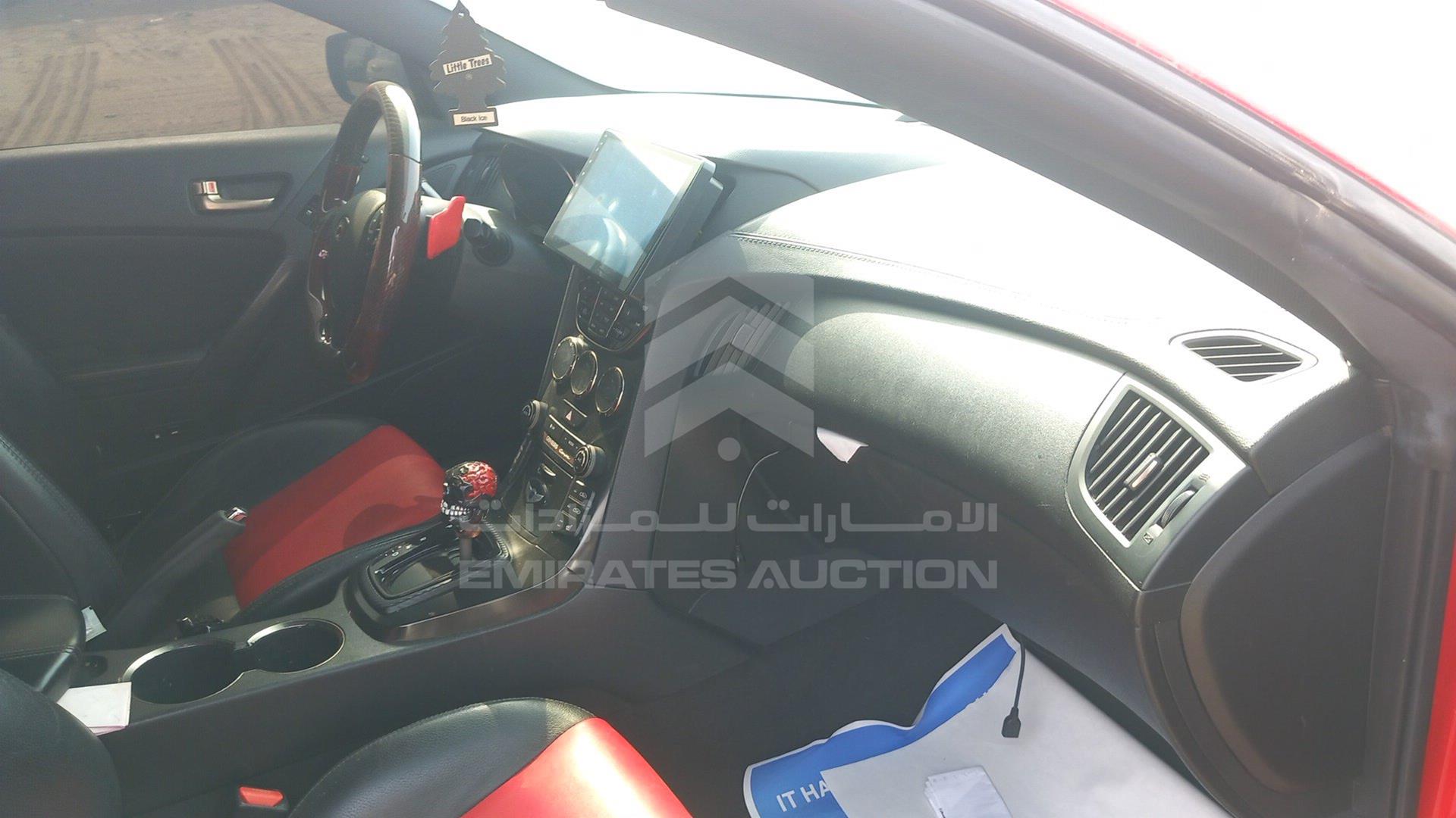 2015 HYUNDAI GENESIS VIN: KMHHU61H2FU116215