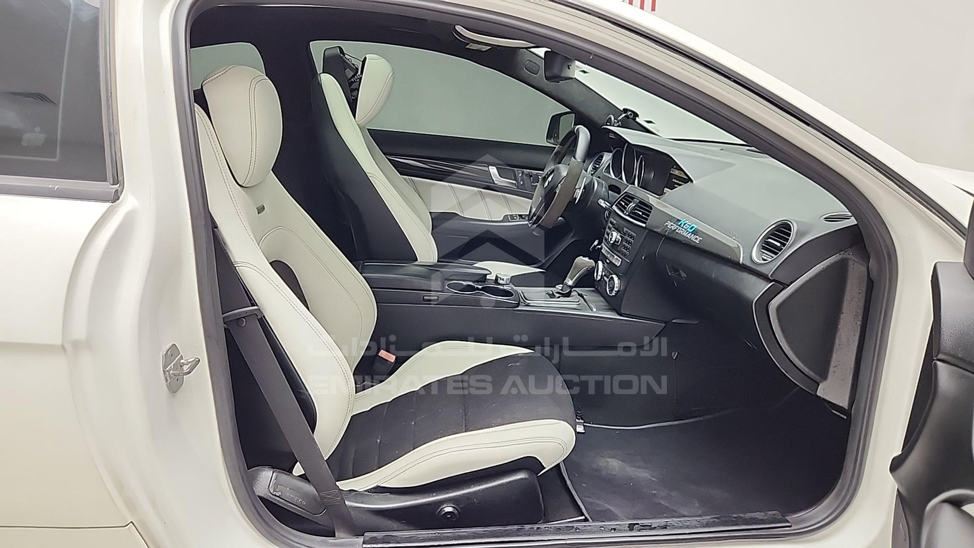 2012 MERCEDES C 63 AMG VIN: WDDGJ7HB0CF833170