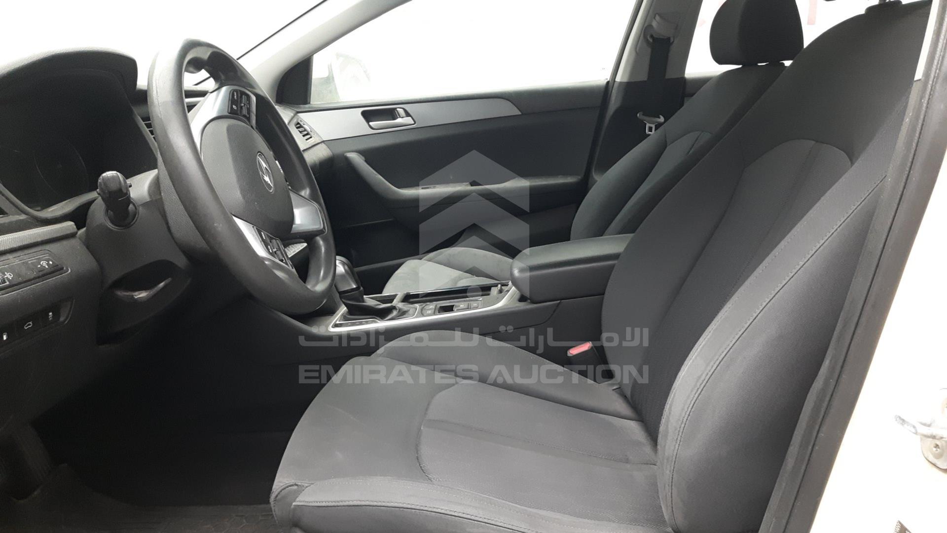 2019 HYUNDAI SONATA HYBRID VIN: KMHE24136KA093096