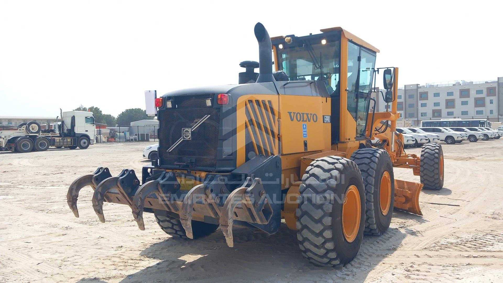 2015 VOLVO G990 VIN: VCE0G990V00508137
