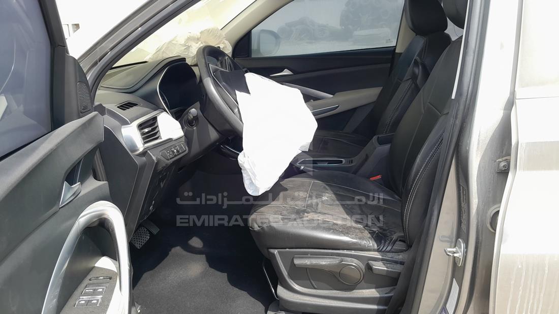 شيفروليه كابتيفا 2023 — زاوية السائق الأمامية اليسرى — صورة 11