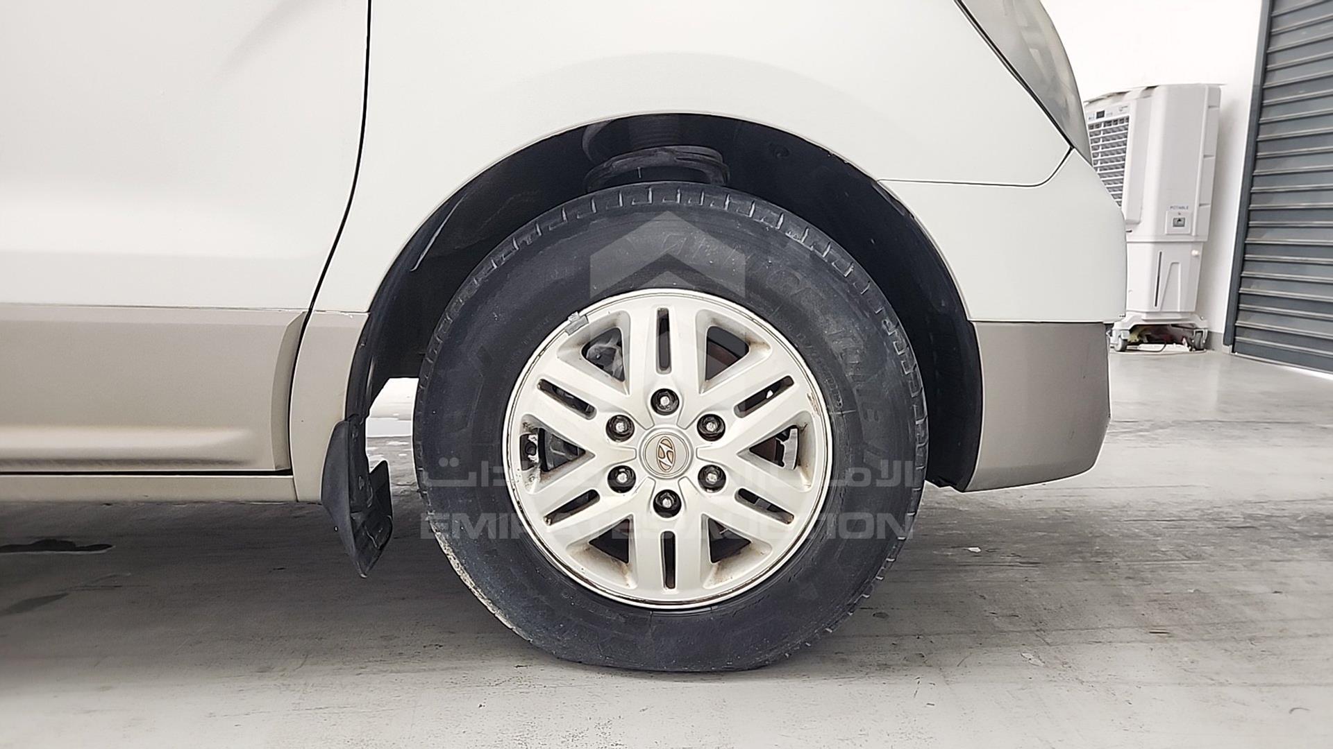 2018 HYUNDAI H1 VIN: KMJWA37R0JU946956