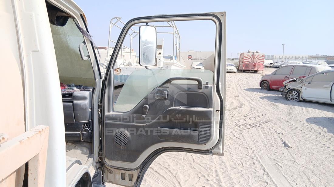 2000 Isuzu NPR — Front Right Door — Photo 20