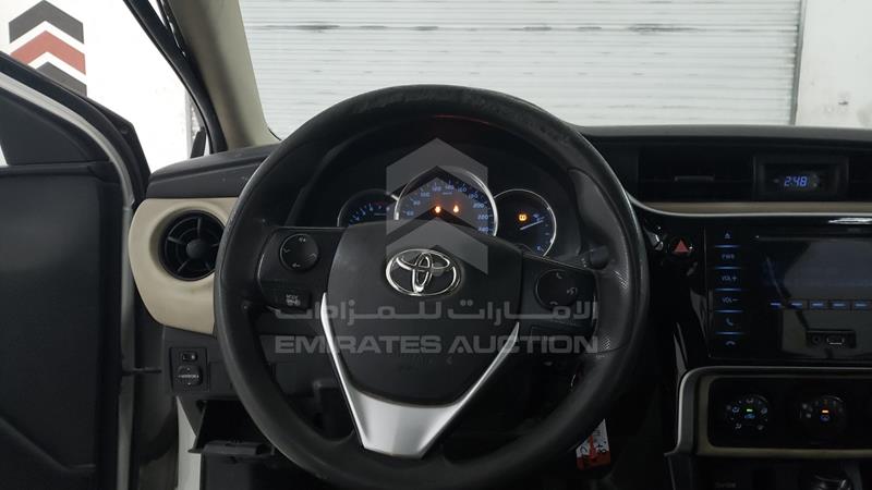 RKLBB9HEXH5193248 Auction: EmiratesAuction Lot: 404124 RKLBB9HEXH5193248 Toyota Corolla 2017 WHITE Photo 13