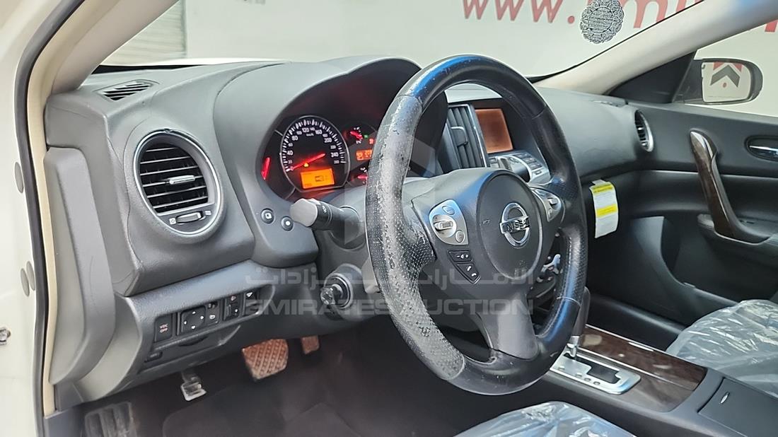 2010 Nissan Maxima — Front Left Driver Dashboard View — Photo 11