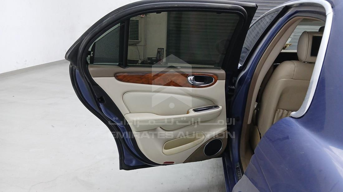 جاكوار  2004 — الباب الخلفي الأيسر — صورة 21