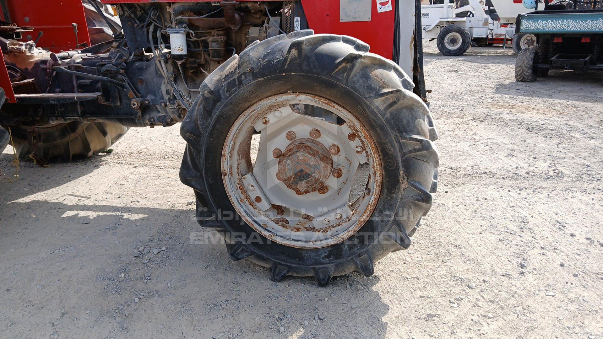 0 MASSEY FERGUSON --- VIN: LF31288U915812G