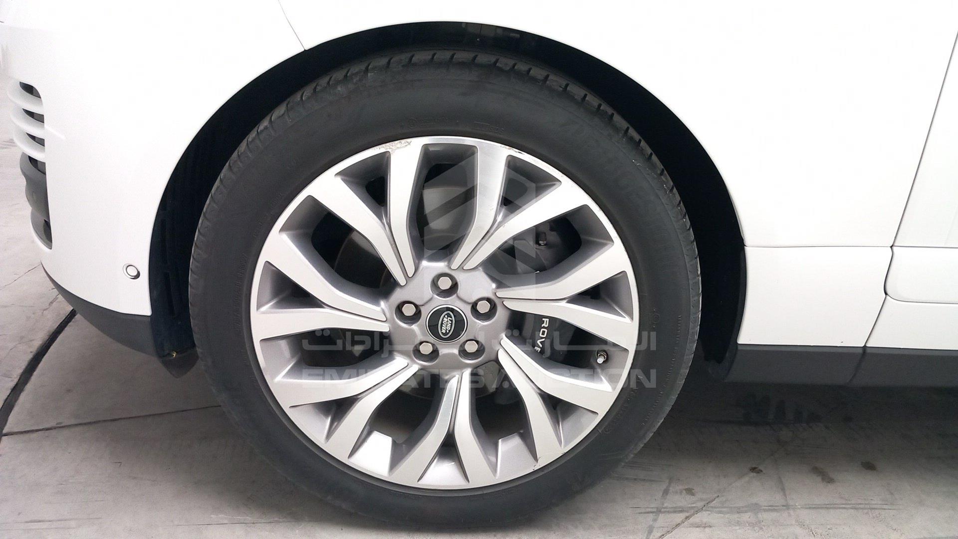 2018 RANGE ROVER HSE VIN: SALGA2BV4JA399290