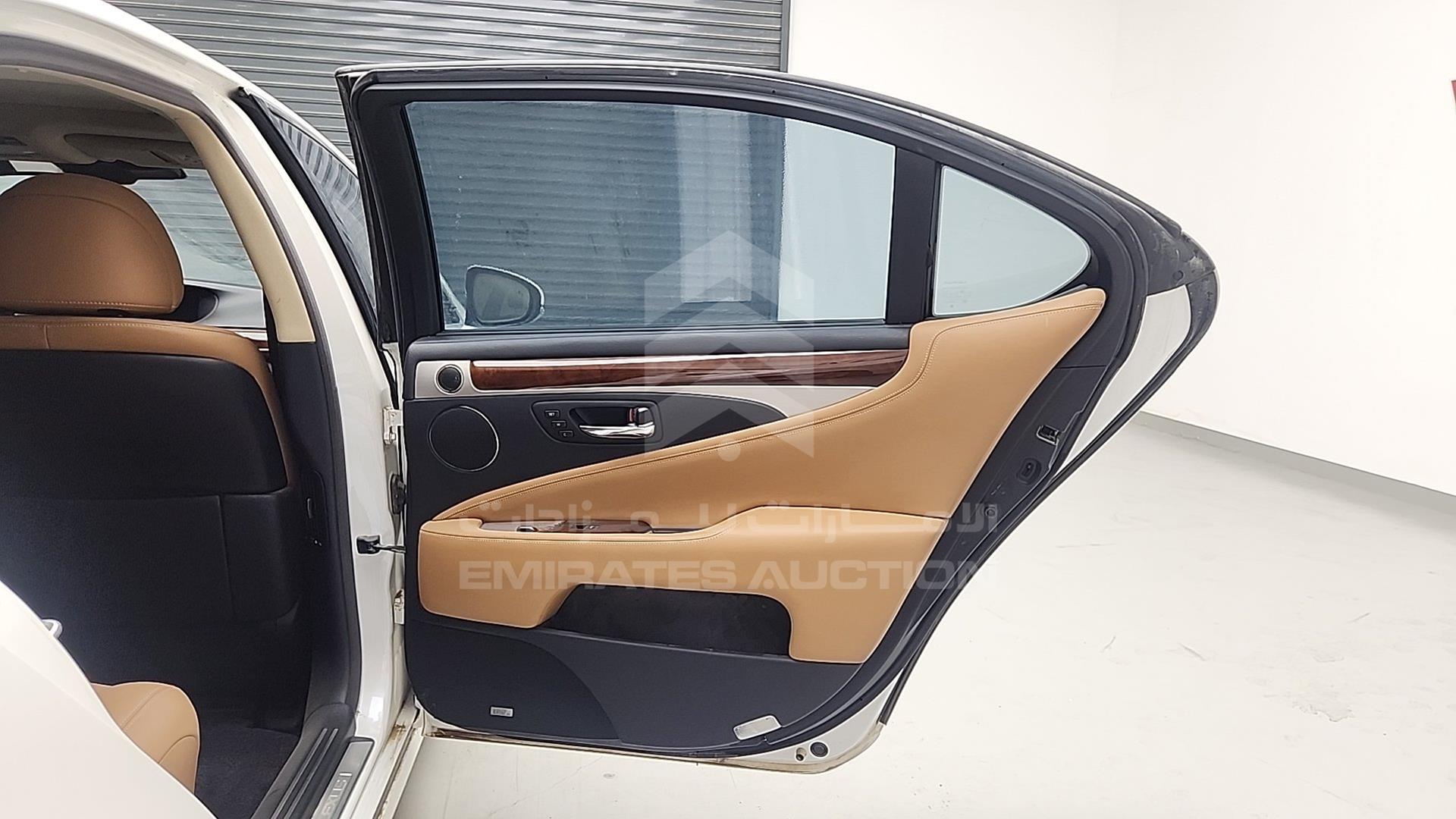 2014 LEXUS LS 460 L VIN: JTHGL46F7E5053585