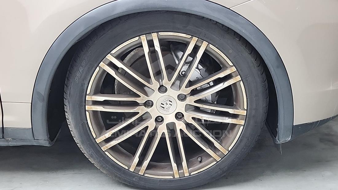 2016 Porsche Cayenne — Front Right Tyre — Photo 31