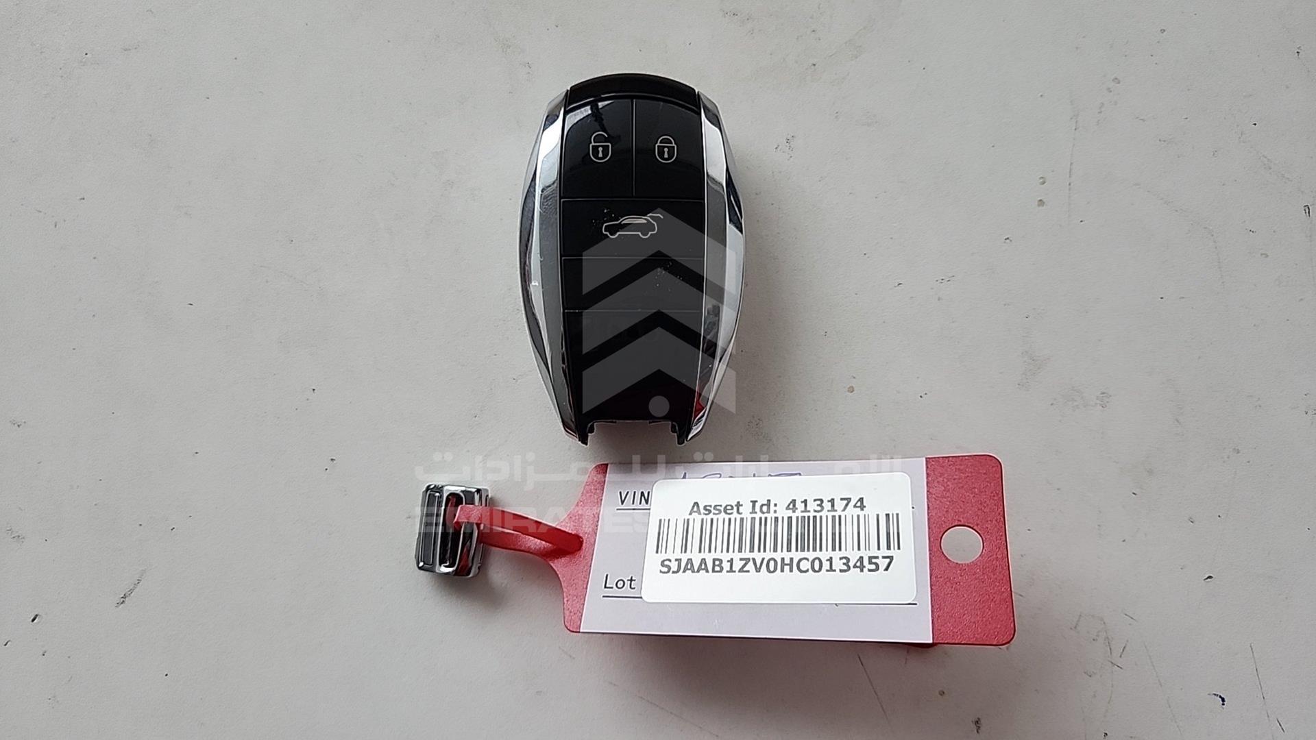 2017 BENTLEY BENTAYGA VIN: SJAAB1ZV0HC013457