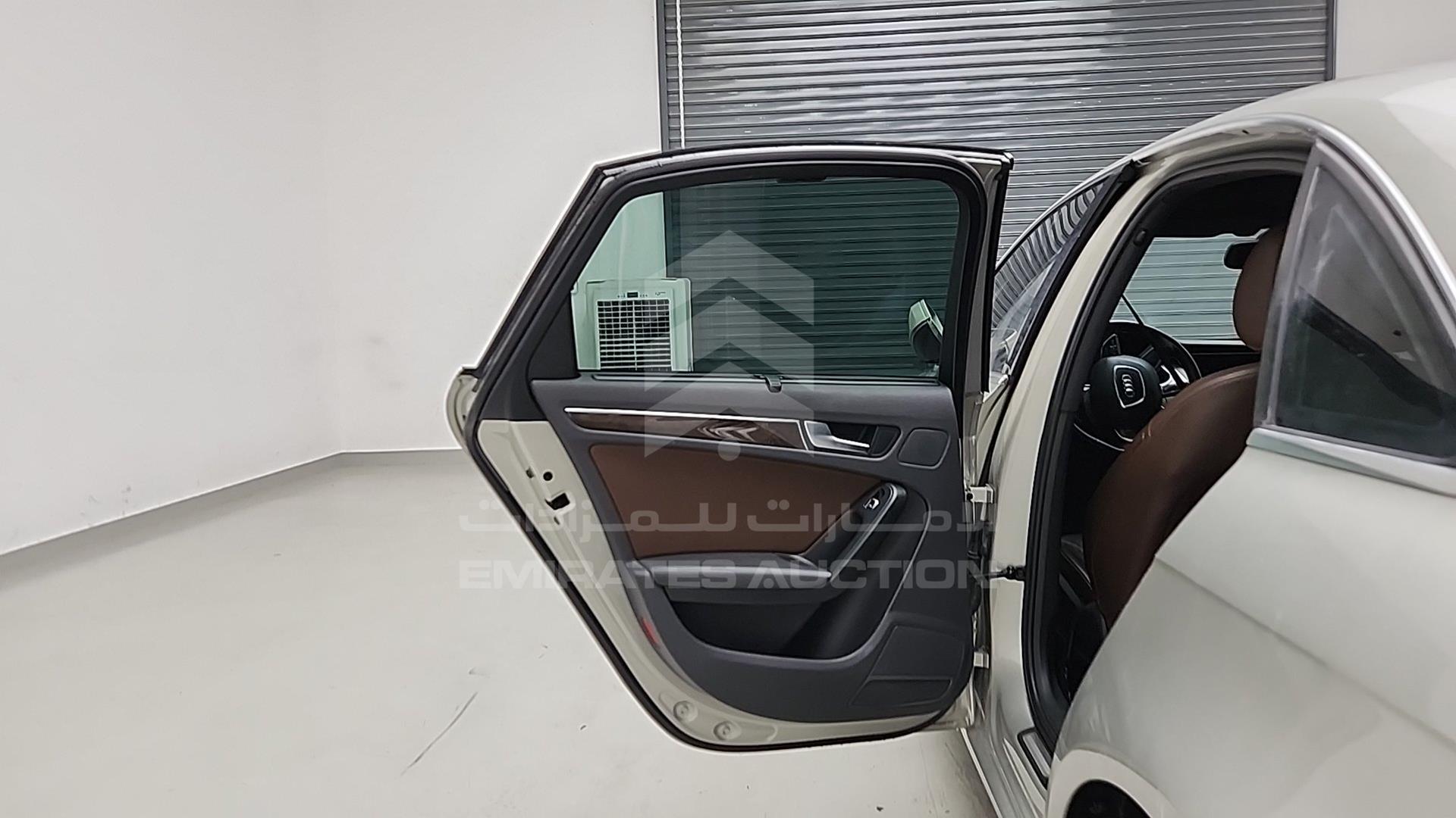 2015 AUDI A4 VIN: WAUACCFL2FN012075