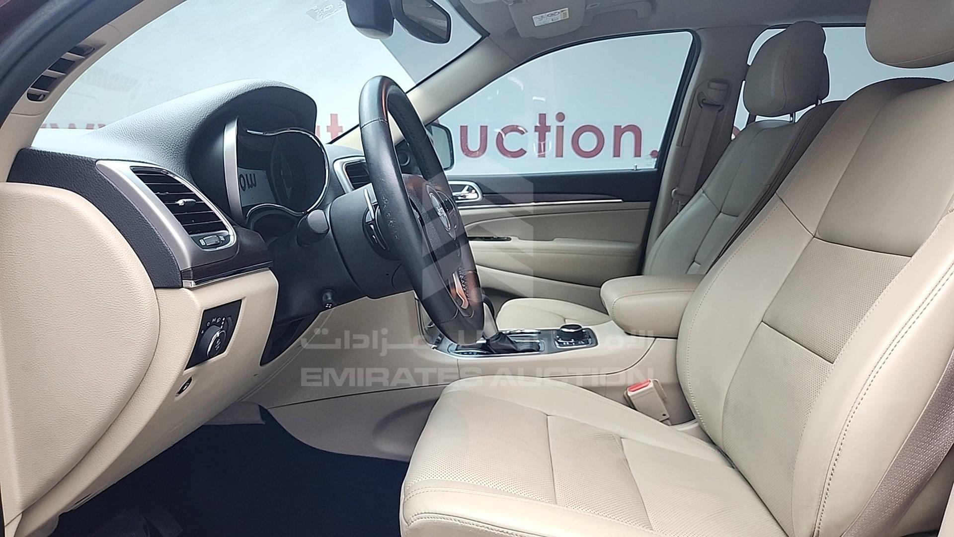 2018 JEEP GRAND CHEROKEE VIN: 1C4RJFBG3JC238071