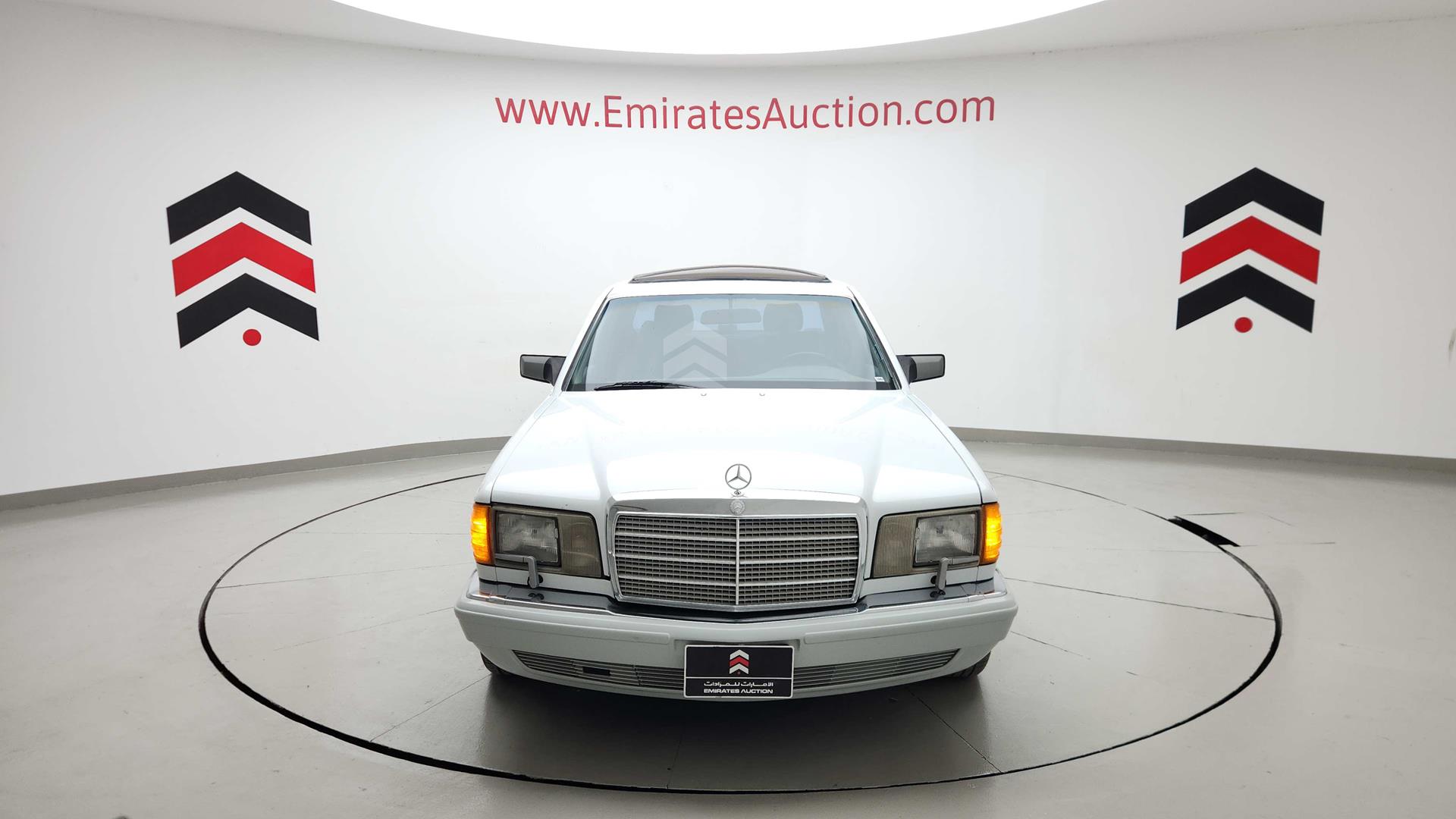 1990 MERCEDES SEL 560 VIN: WDBCA39E7LA537035
