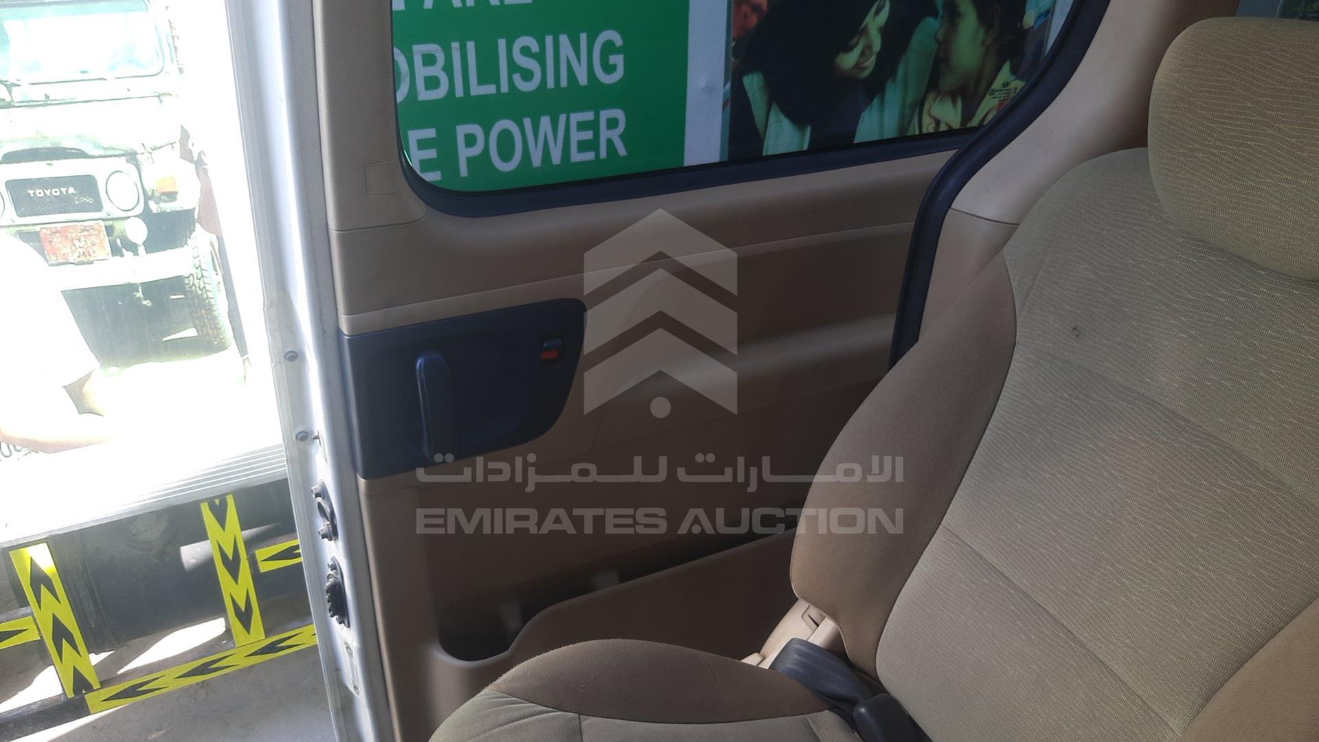 2016 HYUNDAI H1 VIN: KMJWA37R7GU761988