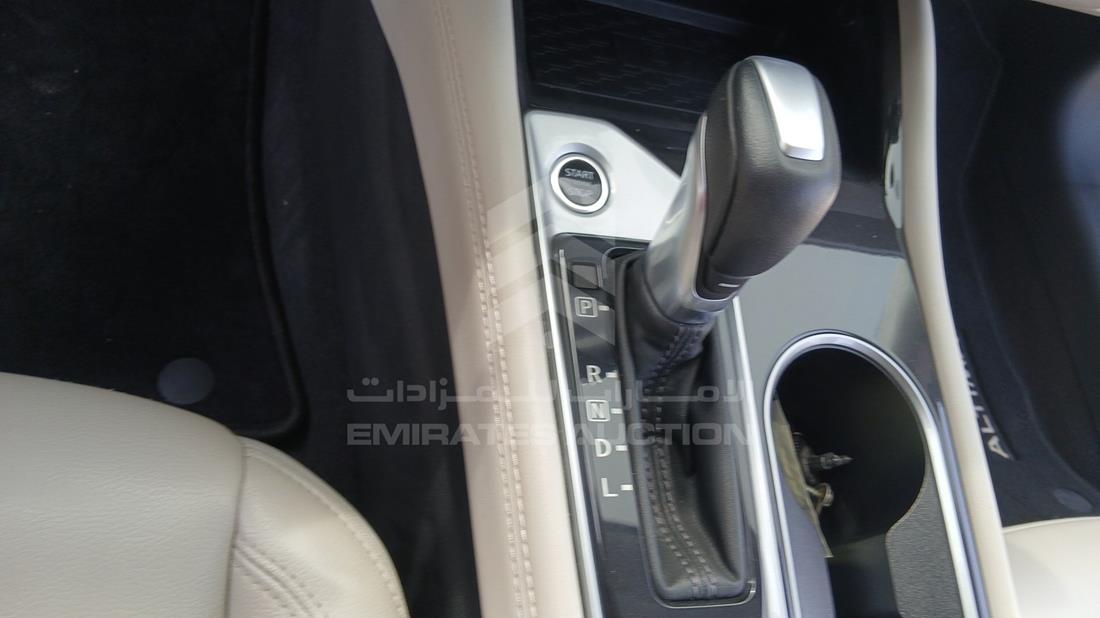 2023 Nissan Altima — Gear View — Photo 17