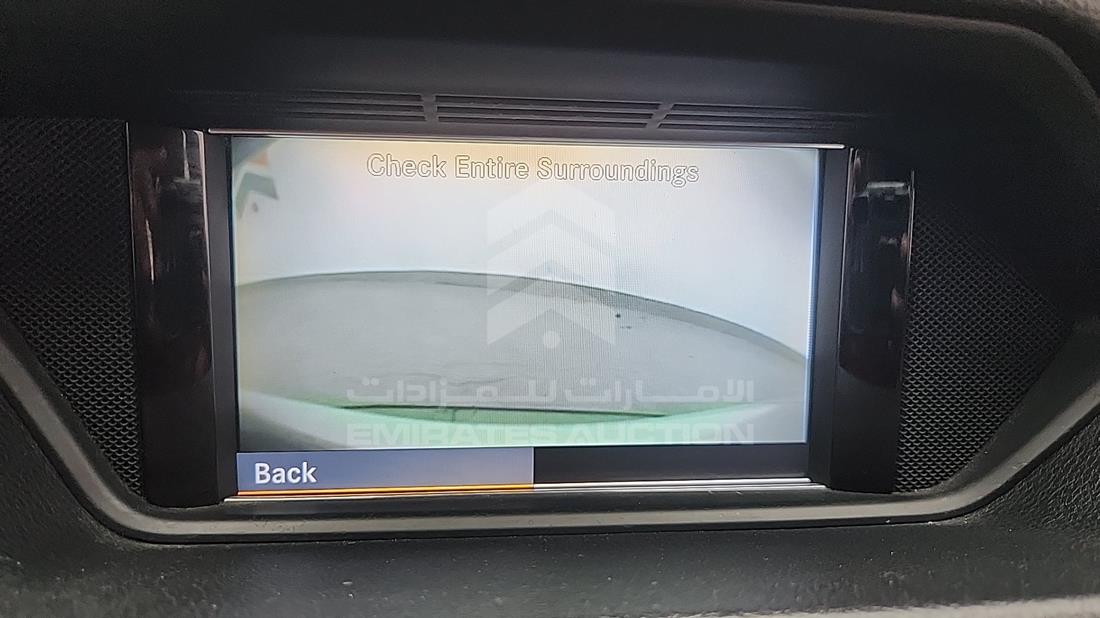 مرسيدس E 350 2010 — نظم الترفيه وكاميرا المراقبة والملاحة — صورة 21