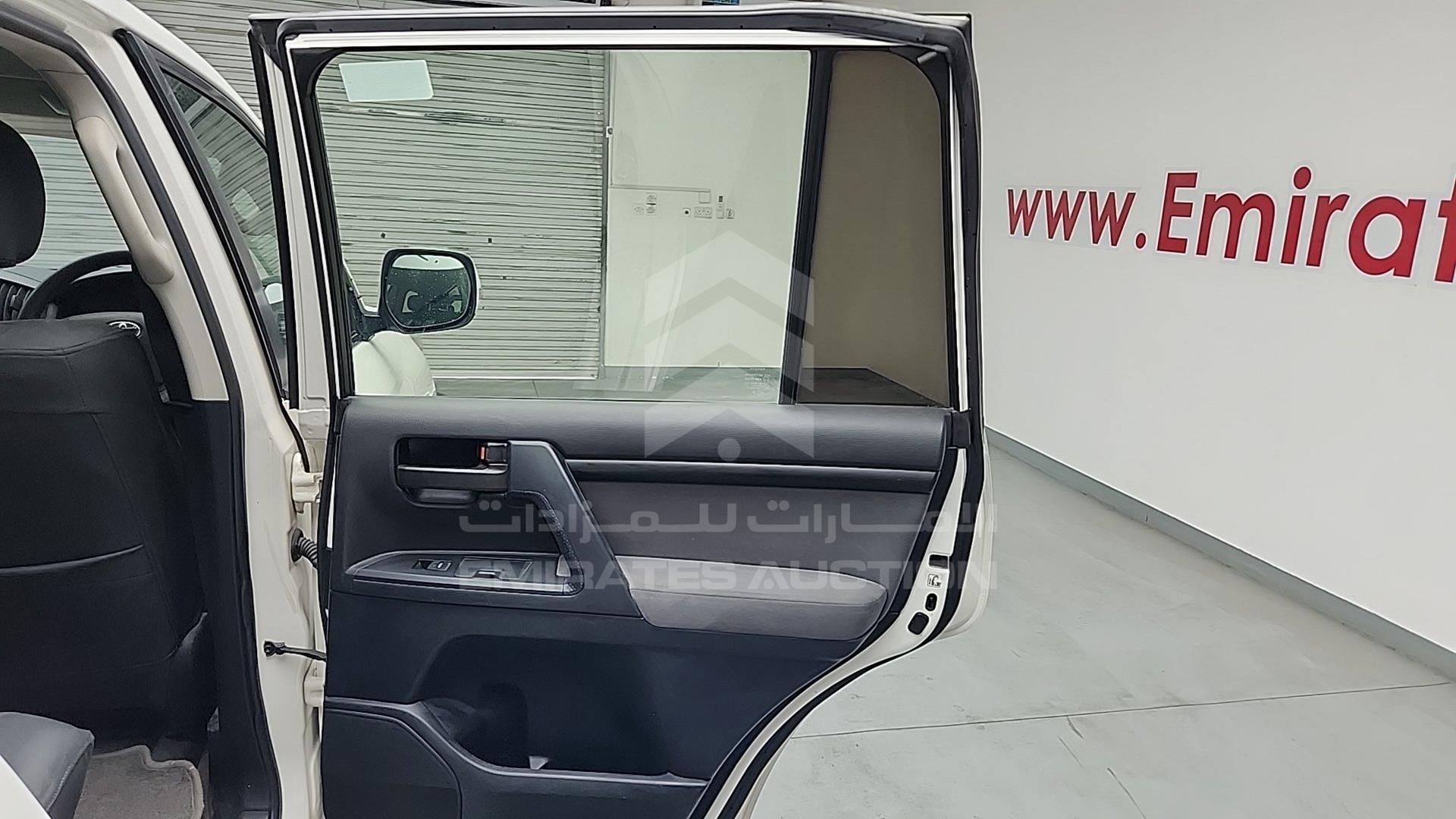 2014 TOYOTA LC 200 VIN: JTMHV09J404134910