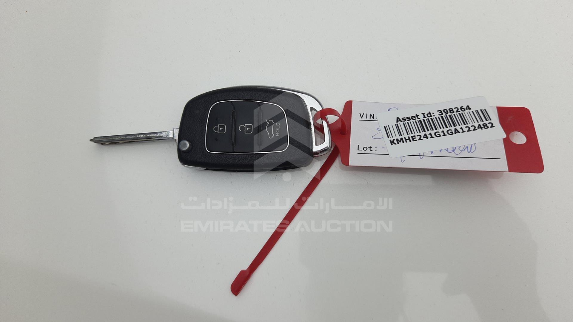 2016 HYUNDAI SONATA VIN: KMHE241G1GA122482