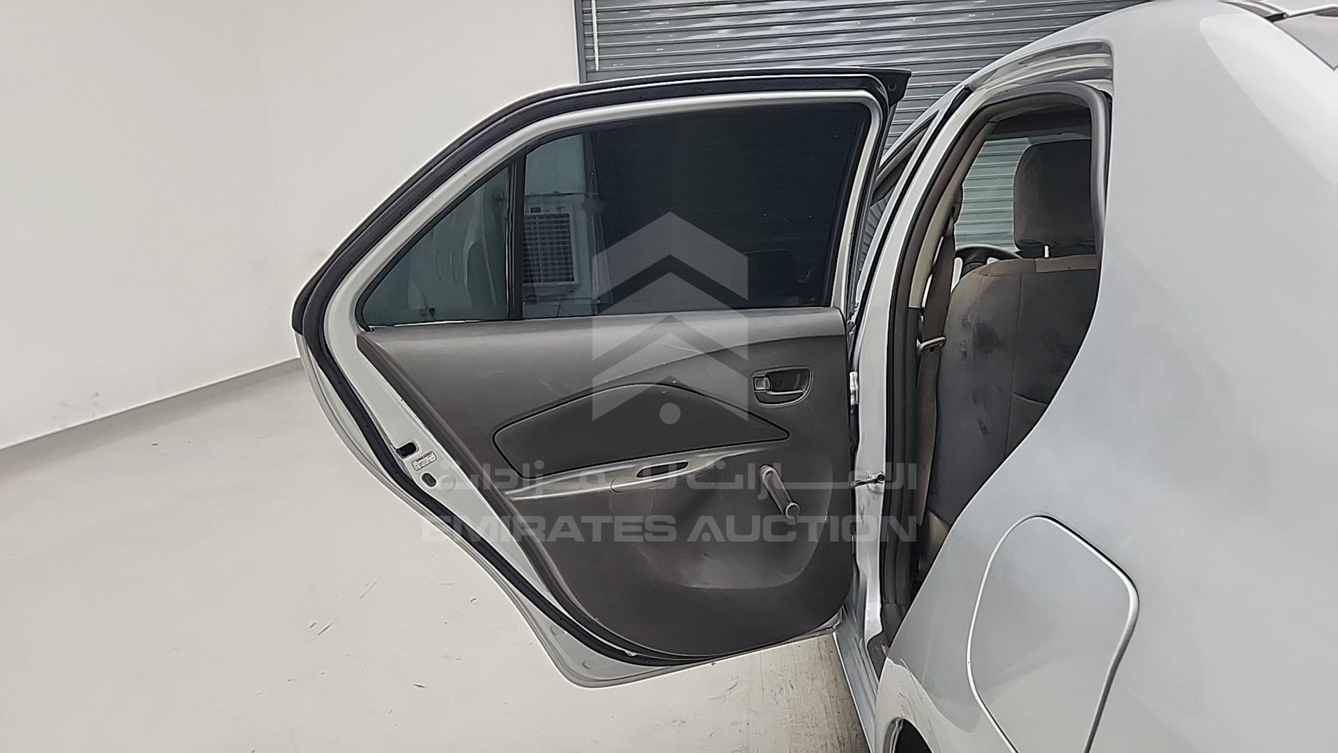 2011 TOYOTA YARIS VIN: JTDBW9238BL012286